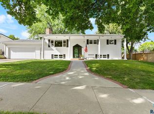 4205 S Glenview Rd, Sioux Falls, SD 57103