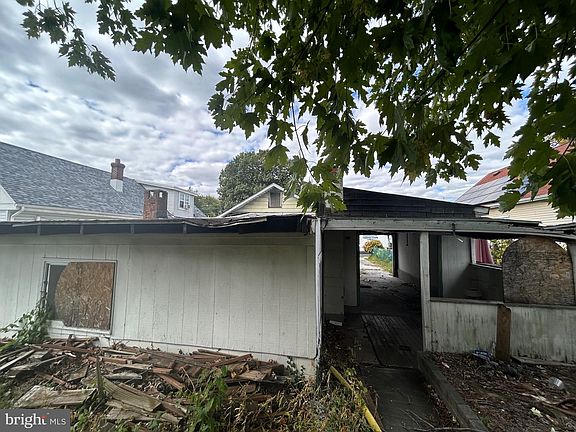 3rd image of 8234 Eden Ln