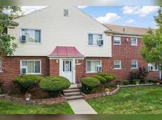 3522 Ewald Cir #5B, Detroit, MI 48204