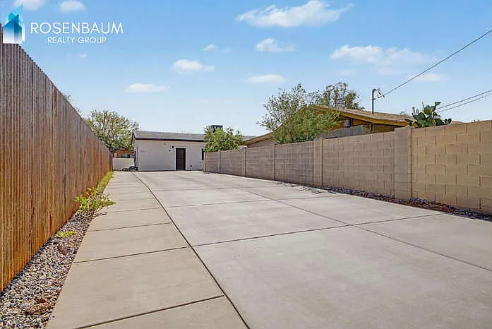 3 bed, 2.0 bath, 1079 sqft, $1,950 — Photo 4