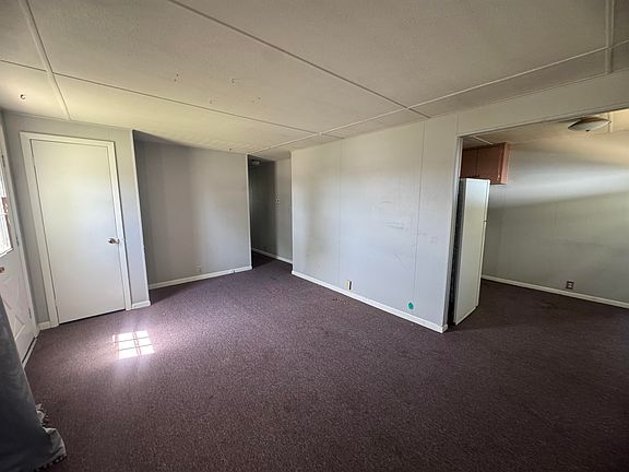 3rd image of 809 W 9th St