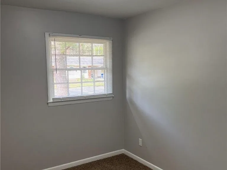 1445 Thelbert Dr — Photo 9