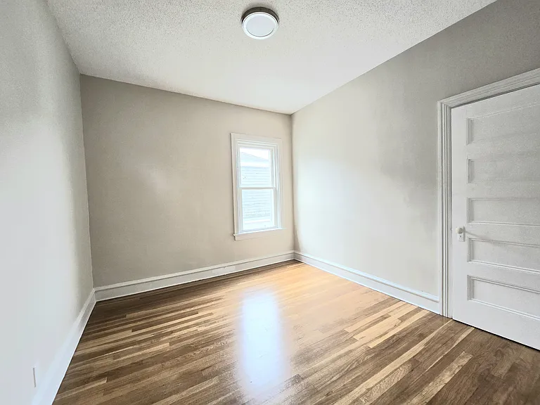 24 Ash St #1-2-3 — Photo 7