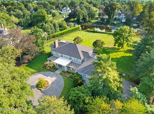 8 Buttonwood Ln, Rumson, NJ 07760