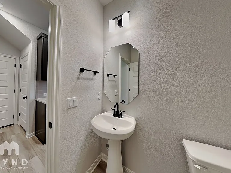 8003 Andravida Dr — Photo 18