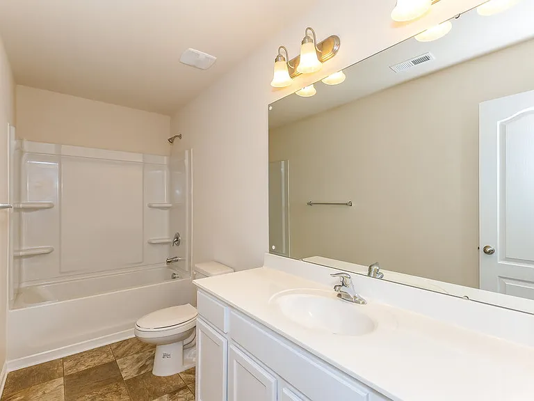 1521 Waylon Ave — Photo 8