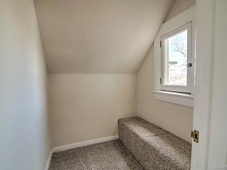 86 N Pearl St — Photo 16