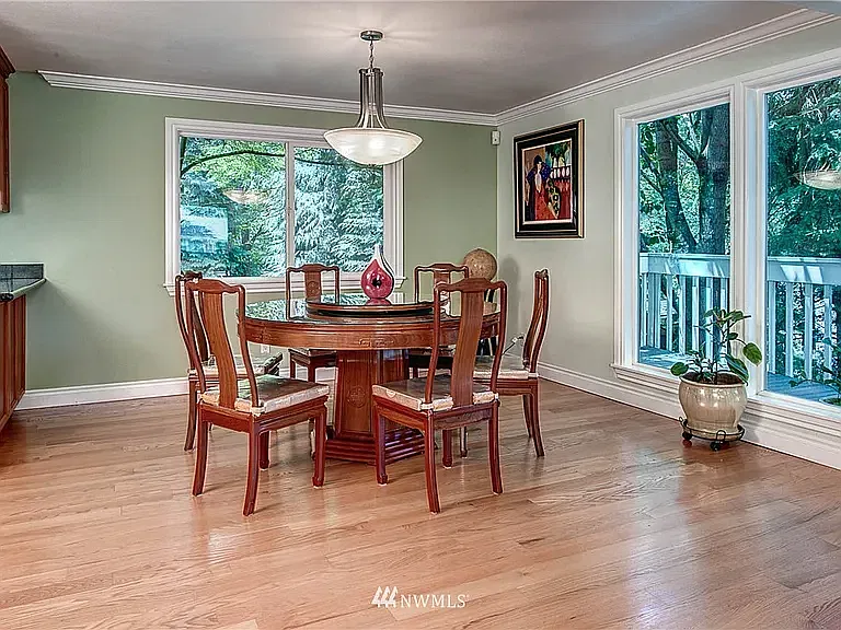 6 bed, 3300 sqft, $4,400 — Photo 4