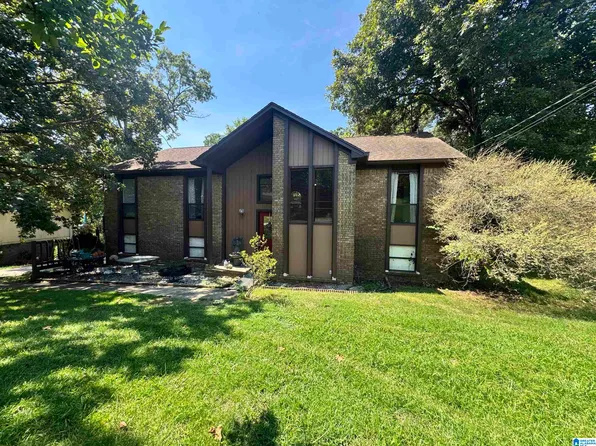 545 Southern Hills Dr, Calera, AL 35040
