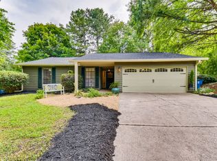 8 Creekpark Ct, Roswell, GA 30076