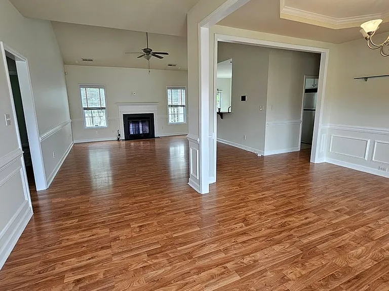 202 Winson Green Ln — Photo 2