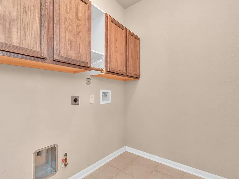 6630 Larocke Trl — Photo 27