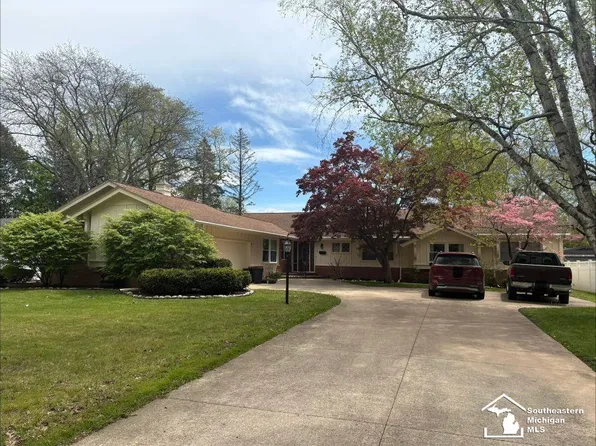 1566 Riverview Ave, Monroe, MI 48162