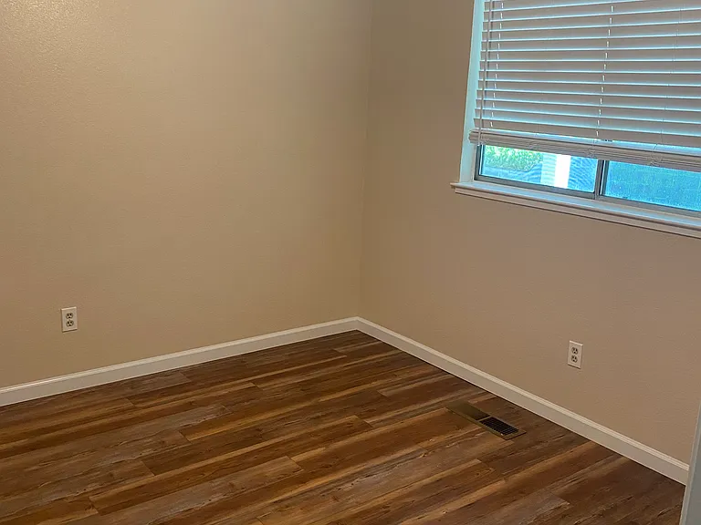 1460 Gamay Cir — Photo 10