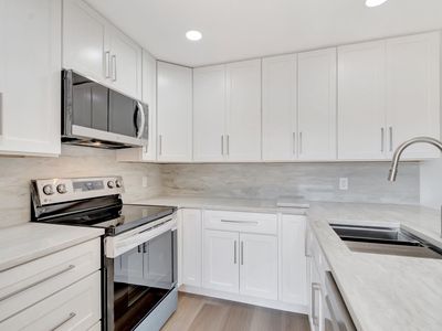 2003 20th Way, West Palm Beach, FL, 33407