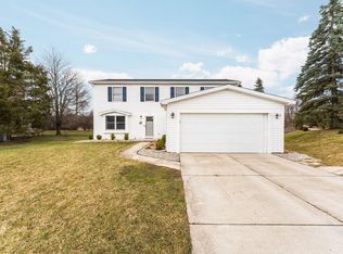 1234 Harwood Cir, Saline, MI 48176