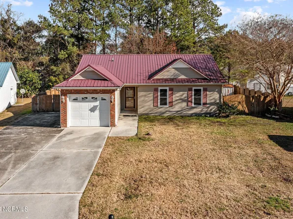1002 Shadow Moss Court, Midway Park, NC 28544