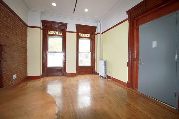 Rented by Elite NY Holdings | media 11