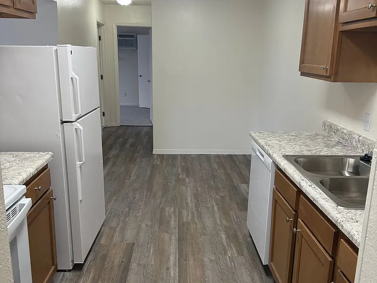 807 Three Meadows Dr — Photo 13