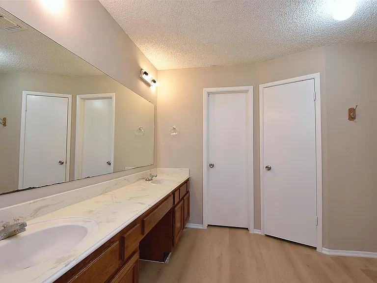 17906 Glenpatti Dr — Photo 15