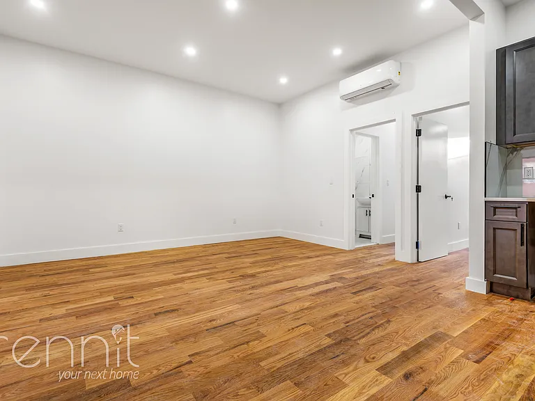 40 Cornelia St #1 — Photo 3