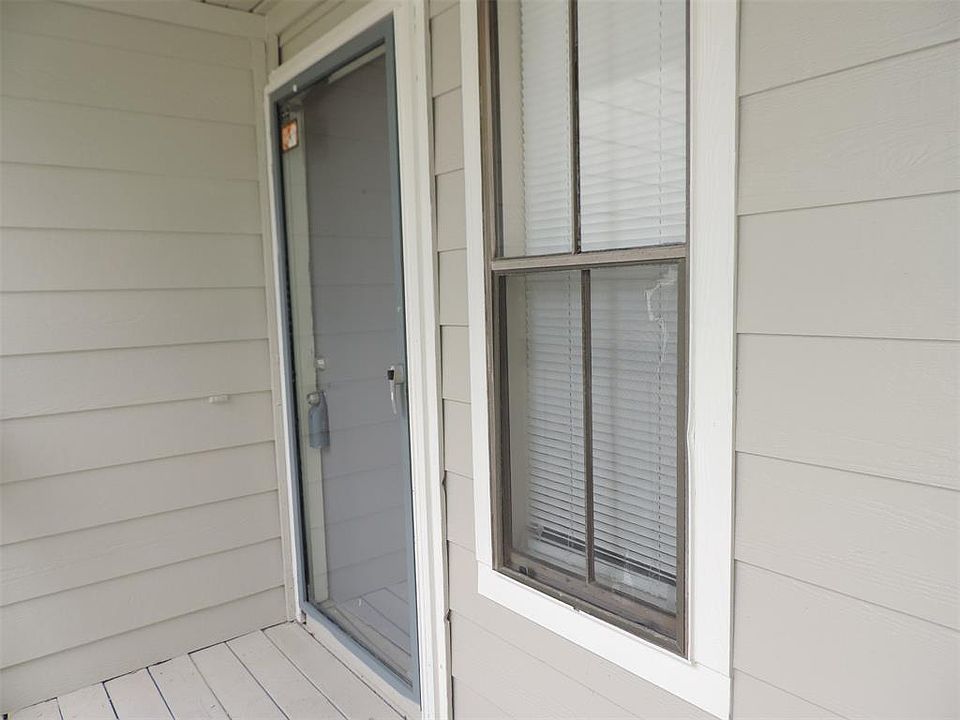 1st image of 17401 Red Oak Dr APT 102