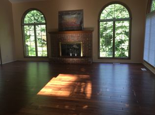 10068 Canterbury Farms Ct, Saint Louis, MO 63128