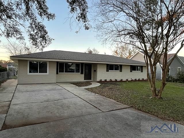 1st image of 601 Broadmoor Ave