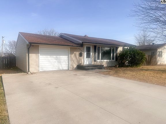 2nd image of 906 Welton St