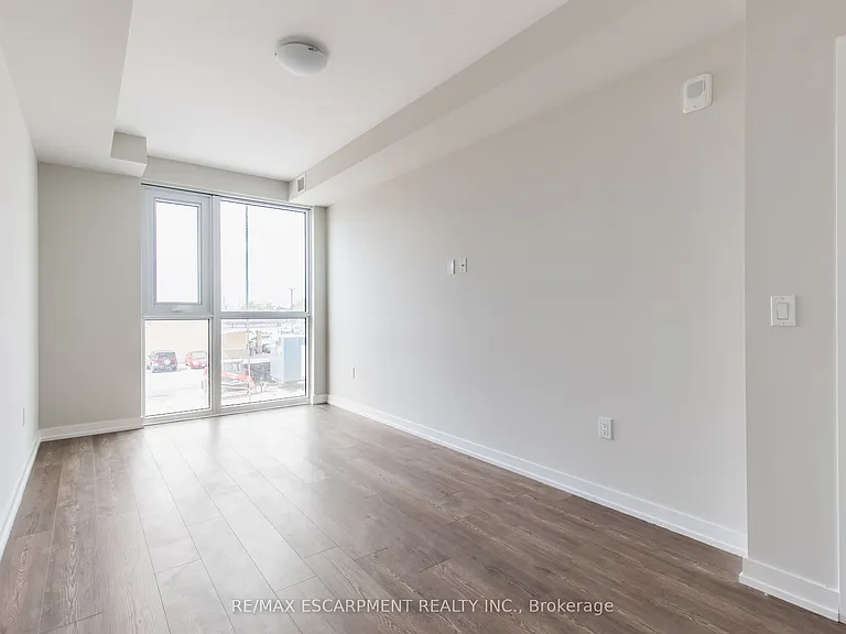 870 Queenston Rd #511 — Photo 23