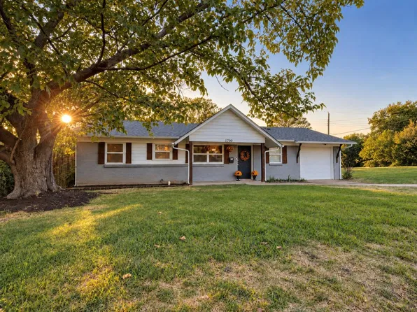 1700 England Rd, Arlington, TX 76013