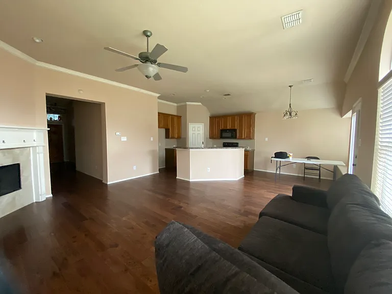7925 Branch Hollow Trl — Photo 5