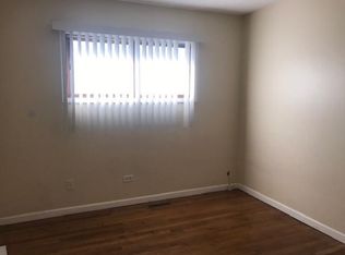 77 E Schubert Ave, Glendale Heights, IL 60139