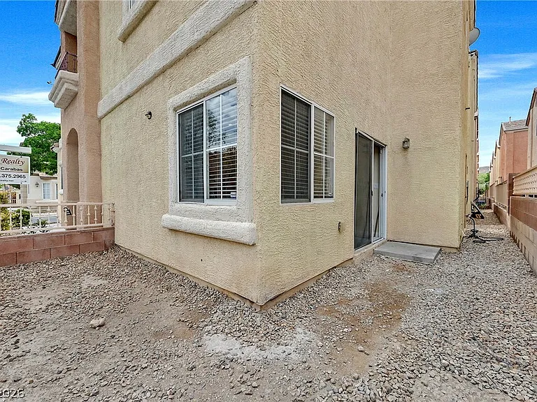 6355 Urban Creek Ct — Photo 24