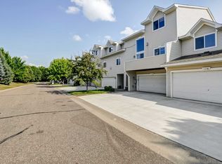 537 Woodduck Dr UNIT B, Woodbury, MN 55125
