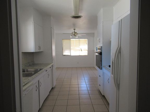 4th image of 2837 W Harter Ave