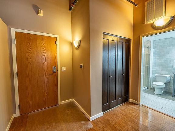 4th image of 234 E Reservoir AVENUE #404