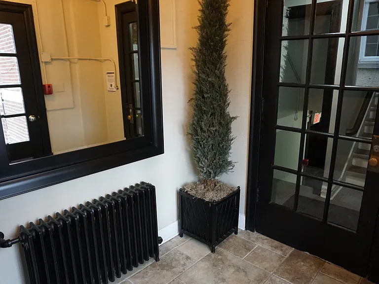 31 Regent St #2 — Photo 2