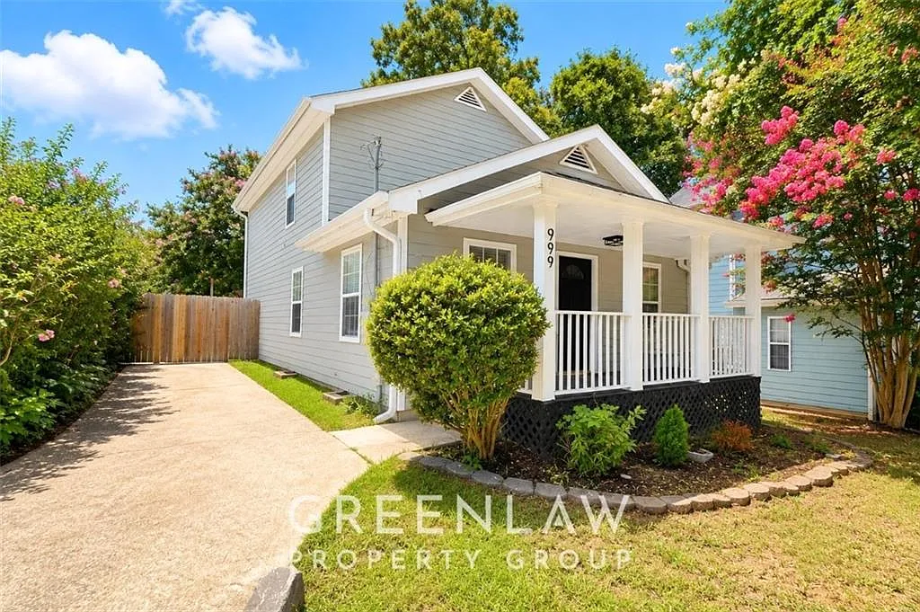 4 bed, 2.0 bath, 1628 sqft, $2,845 — Photo 2