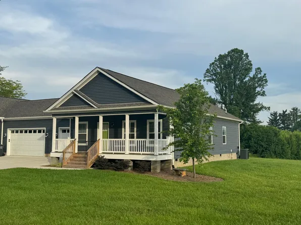 2095 Orchard Rd Unit 2, Flat Rock, NC 28731
