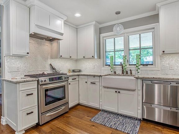 5th image of 1727 Westminster Pl