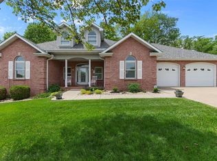 704 Sunset Dr, Perryville, MO 63775