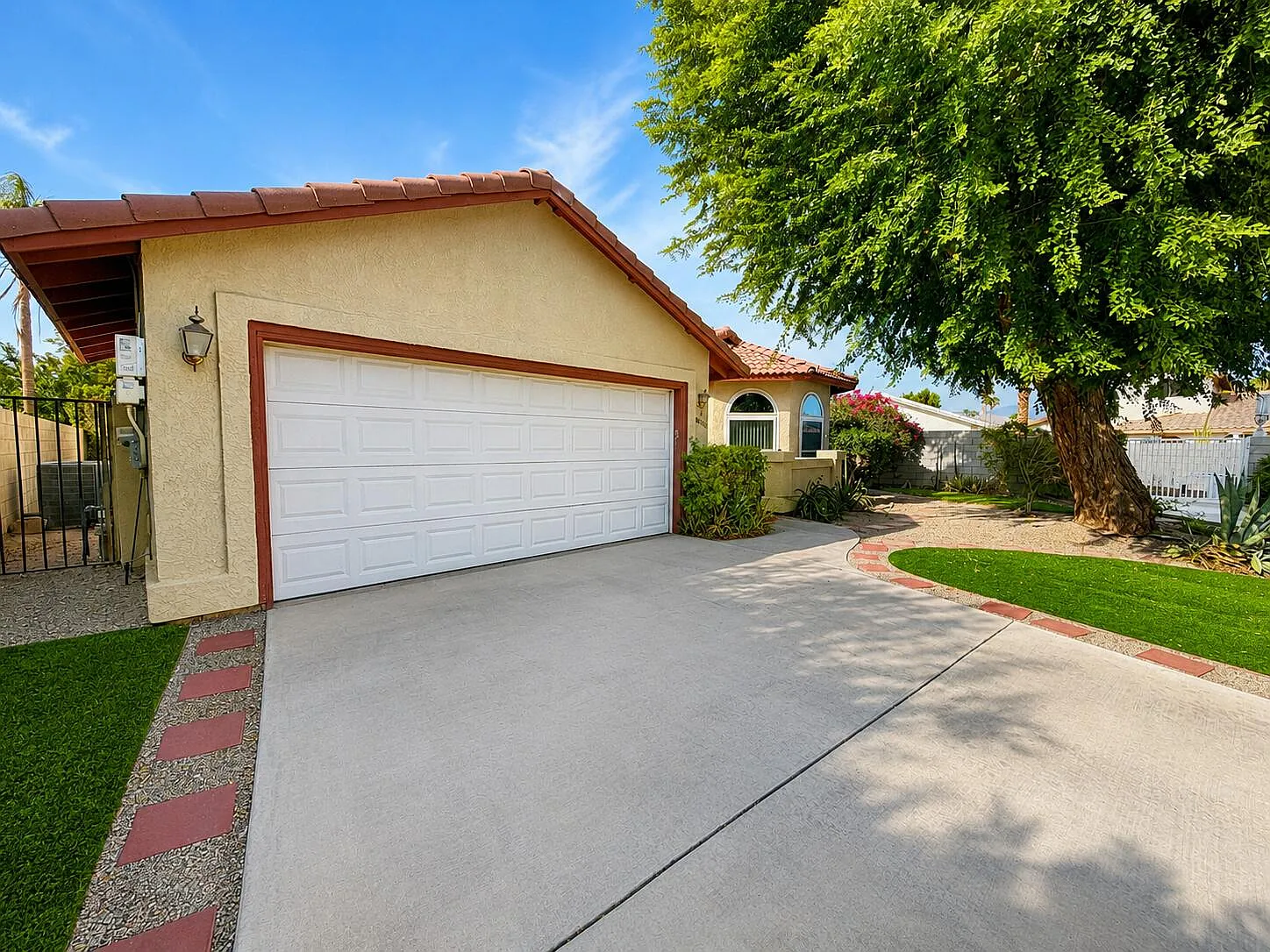 3 bed, 1871 sqft, $3,200 — Photo 2