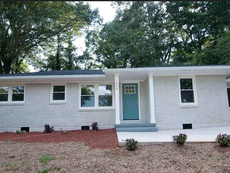 1865 Winthrop Dr SE — Photo 1