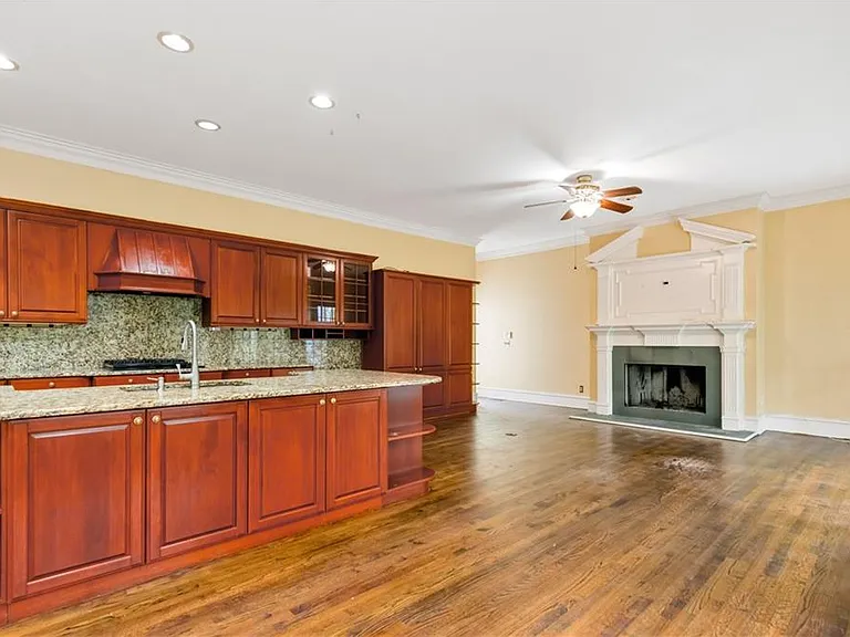430 W Wesley Rd NW — Photo 24