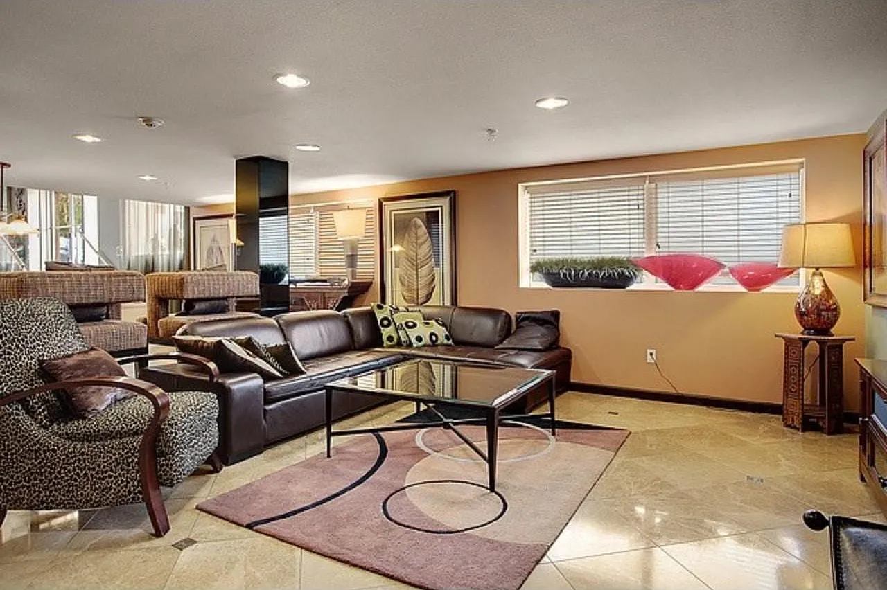 2 bed, 1000 sqft, $2,800 — Photo 4