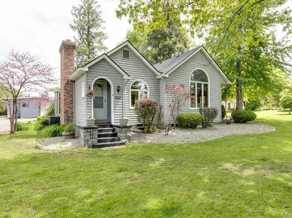 909 S Adams Rd, Veradale, WA 99037