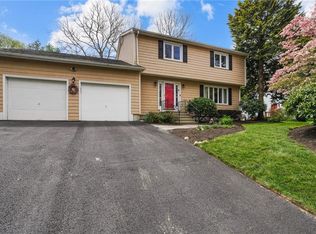 160 Ayrault Rd, East Greenwich, RI 02818