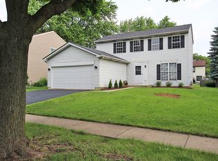 1852 Oriole Dr, Elk Grove Village, IL 60007