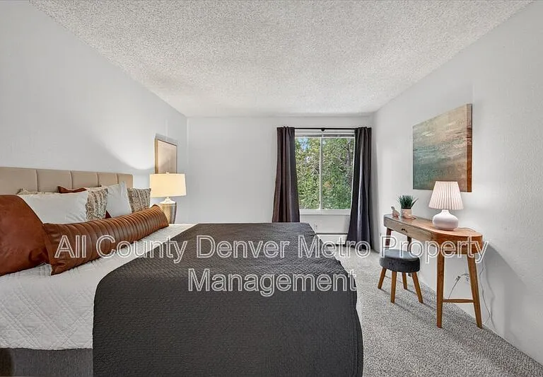 1400 Golden Cir #306 — Photo 18